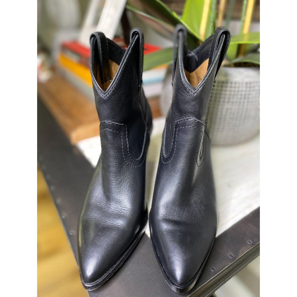 Frye Chevron Short Bootie Black Leather PRISTINE 6 - Picture 10 of 12